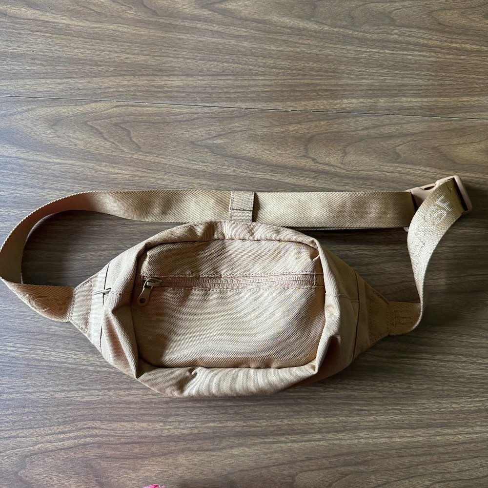 Girlfriend Collective Please Recycle Fanny Pack